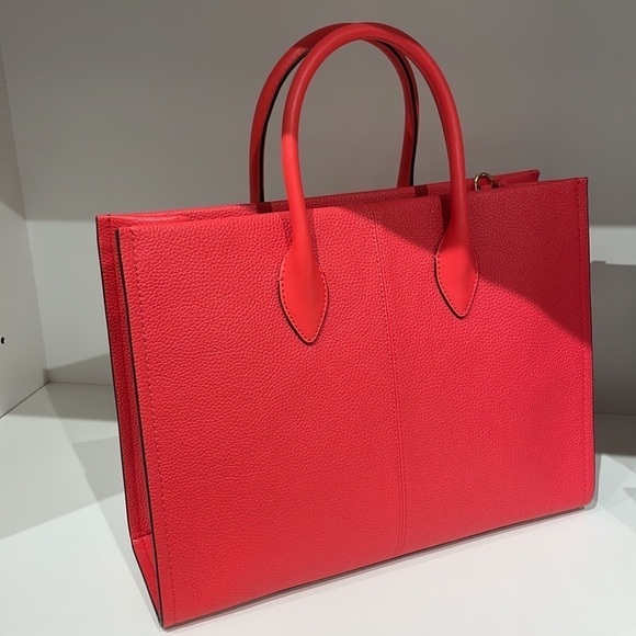 MICHAEL KORS ❤️
Mirella Medium Pebbled Leather Tote Bag - Picture 3 of 6